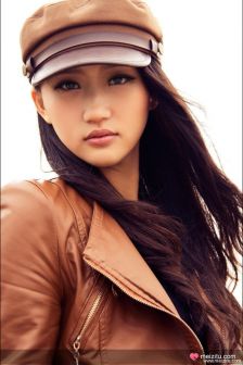 [气质美女] 泛黄照片，很有气质的女孩