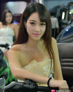 车展就是拣妹子的地方