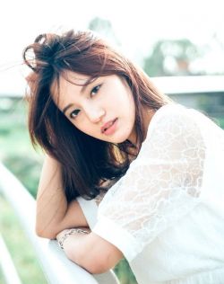 长发气质清纯小清新美女，谁是我的白马王子
