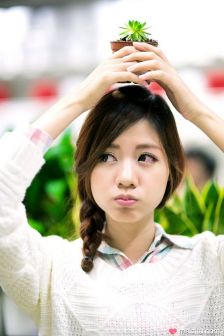 扮可爱，清纯美女生活照