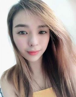 长发美女，苗条身材，宾馆休息拍摄