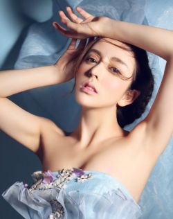 平面模特儿精致美女高兮妍图片