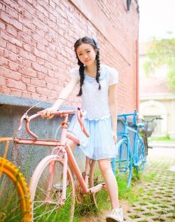 小清新图片，周日午后的女孩