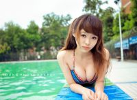 巨乳小萝莉柳侑绮性感泳池写真