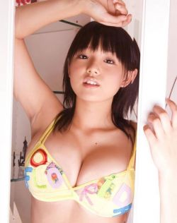 日本性感美少女李慧琳17岁是就如此丰满