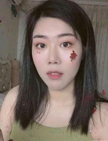 公寓里的长发性感妹子套图
