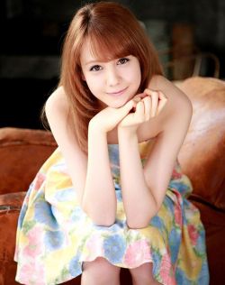 十分可爱的混血美女妹子特林德尔·玲奈