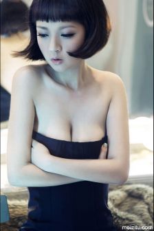 闪闪黎梦恬装女郎写真
